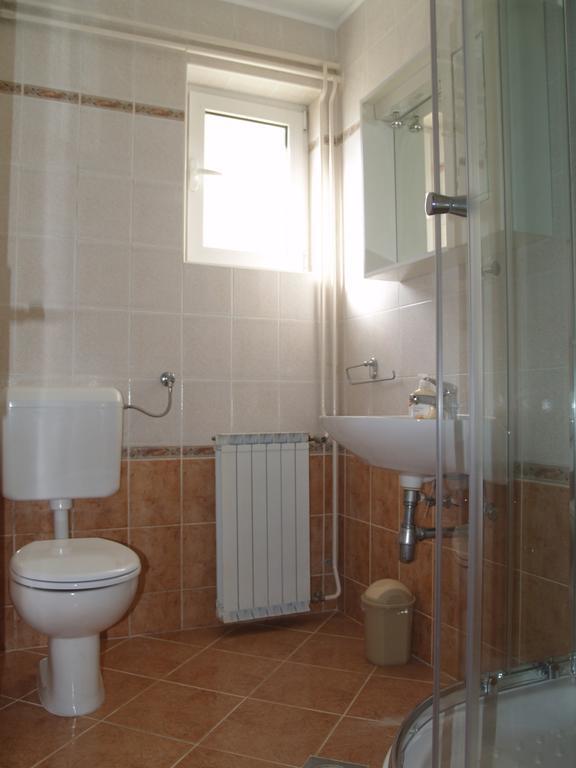 Apartment Roglic Rab Town Exterior photo